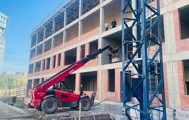 Главный помощник на стройке - телескопический погрузчик Арлифт